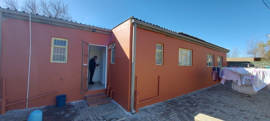 13 Bedroom Property for Sale in Brandwag Free State